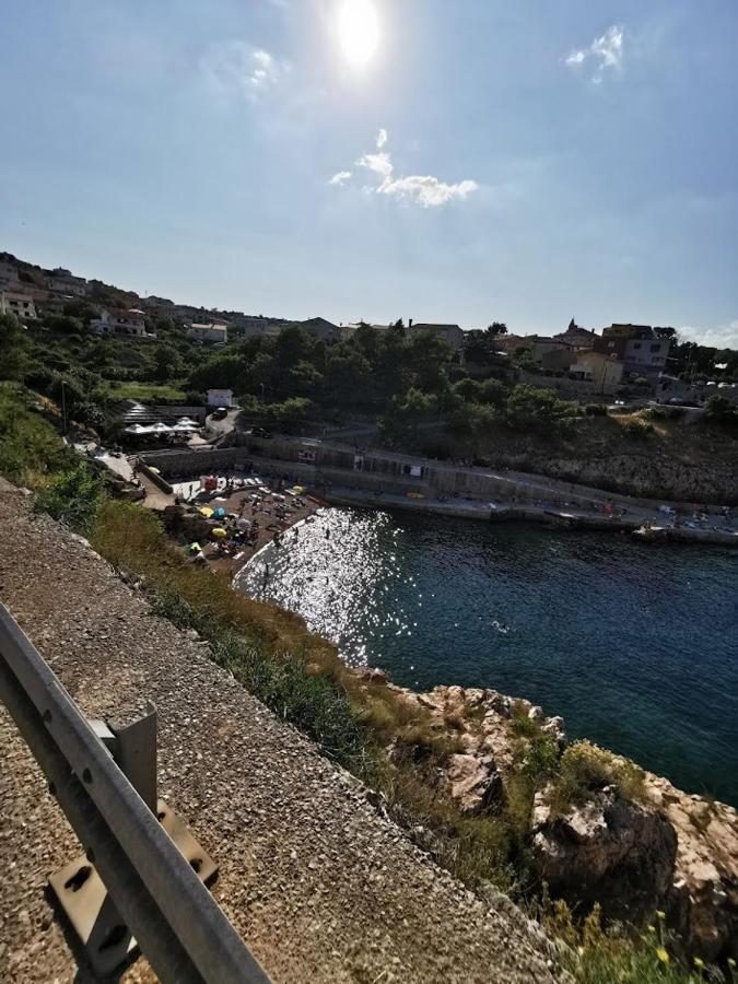 Tin 2 Lägenhet Vrbnik Exteriör bild